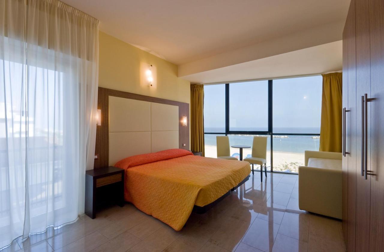 Hotel Ambasciatori Bellaria-Igea Marina Esterno foto