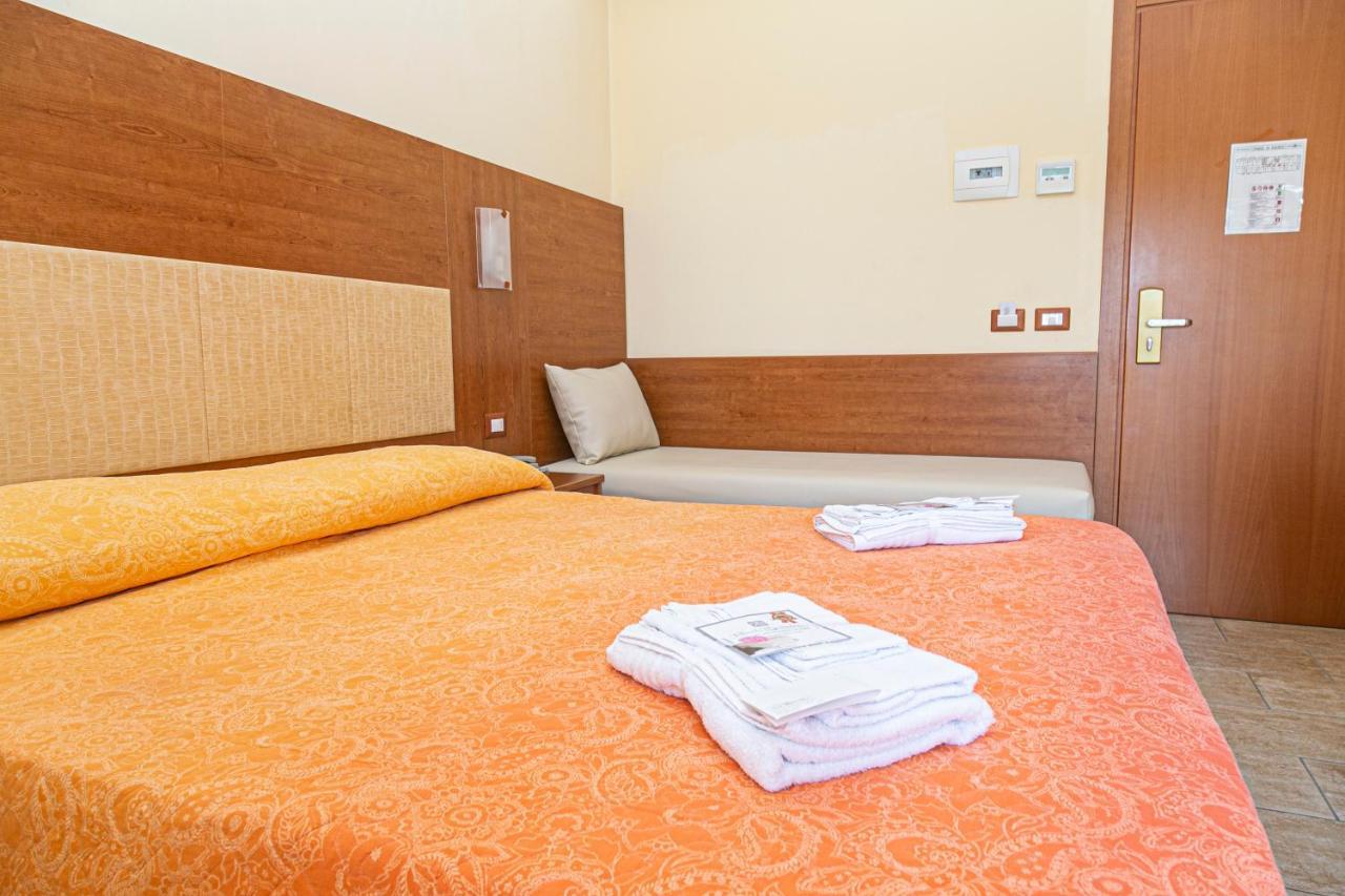 Hotel Ambasciatori Bellaria-Igea Marina Esterno foto