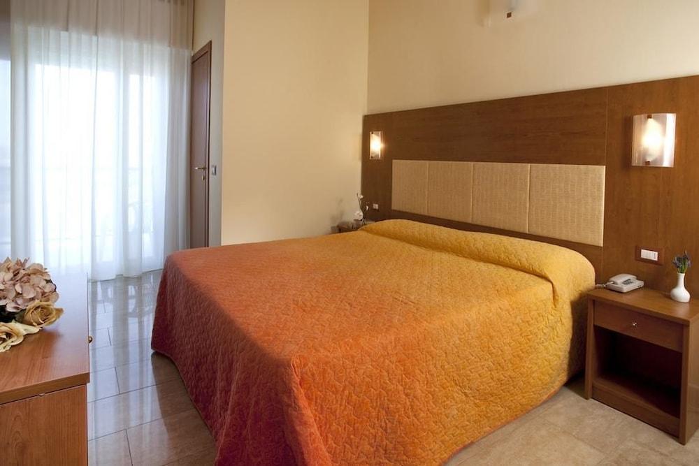 Hotel Ambasciatori Bellaria-Igea Marina Esterno foto